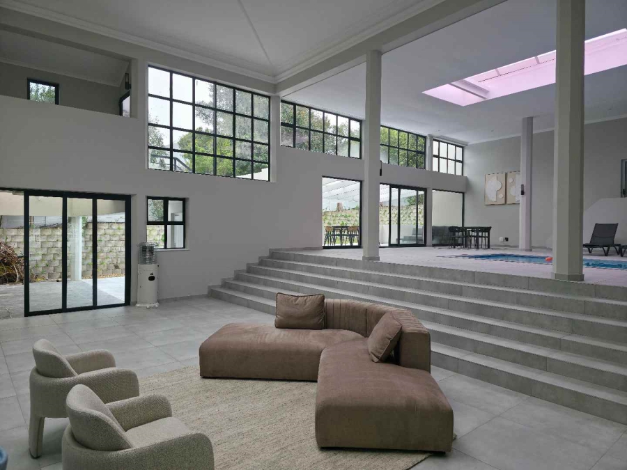 5 Bedroom Property for Sale in Plattekloof Western Cape